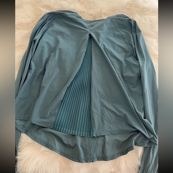 Lululemon blue long sleeve - Picture 2 of 2